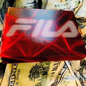 FILA KIDS MARBLE TENNIS SHOE SIZE 13.5